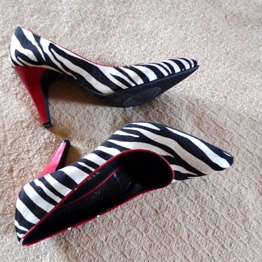 LADIES Designer Shoes by 𝅺DANA BUCKMAN - Picture 2 of 15